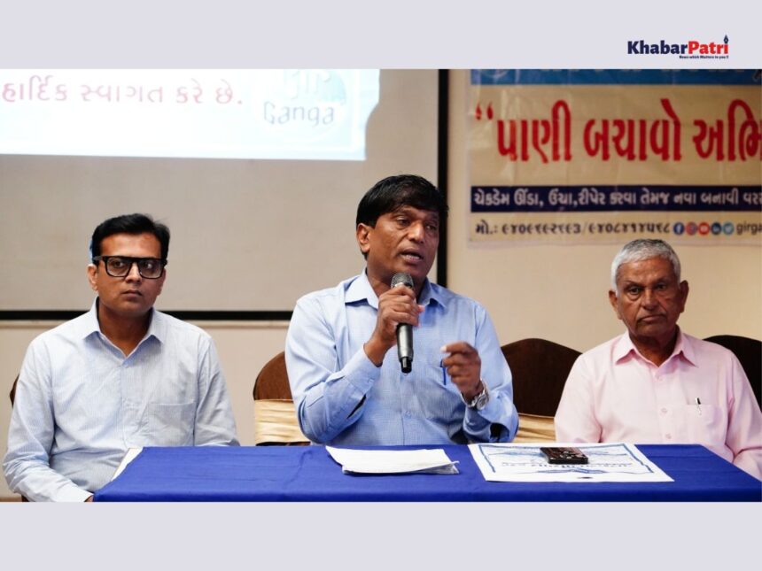 ગીરગંગા પરીવાર ટ્રસ્ટના 1,11,111 જળ સંચયના કાર્યના સંકલ્પને મળશે બળ, 12 ટાટા હિટાચીનું લોકાર્પણ કરાયું 1 Gir Ganga