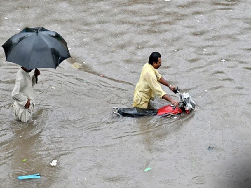 ભારતના પાડોશી દેશમાં વરસાદે તબાહી મચાવી, અચાનક પૂરના કારણે ૧૧૬ લોકોના મોત 1 Rain