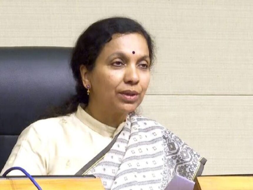 રાજ્યમાં અત્યાર સુધીમાં ૨.૮૨ લાખથી વધુ સર્વે નંબરો જુની શરતમાં જાહેર : ડૉ.જયંતિ રવિ 1 jaynti ravi