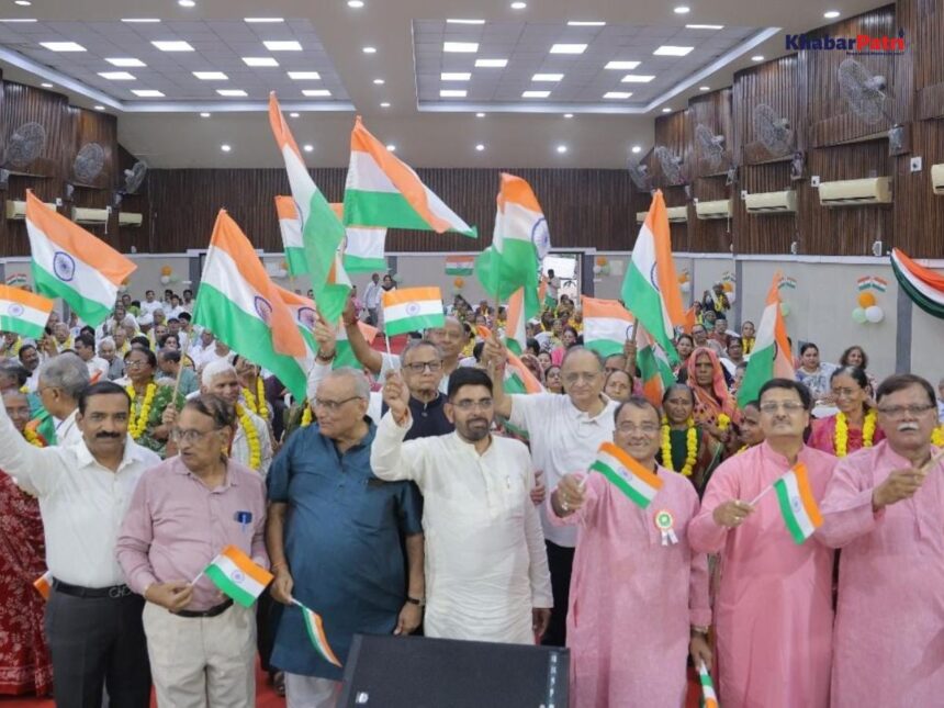 પીર પરાઈ ફાઉન્ડેશન અને પરિવર્તન ફાઉન્ડેશન દ્વારા આયોજિત સંગીતમય ભજન સંધ્યામાં વૃદ્ધોએ ઉત્સાહભેર ભાગ લીધો 3 AHMEDABAD 1