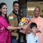 યુપીના લખનૌમાં IAF ગ્રુપ કેપ્ટન શુભાંશુ શુક્લાનું ભવ્ય સ્વાગત, મુખ્યમંત્રી યોગી આદિત્યનાથ દ્વારા અપાયું સન્માન 2 Shubhanshu