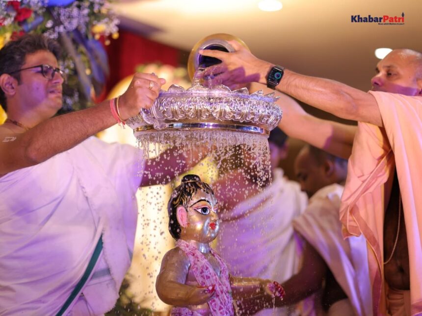 હરે કૃષ્ણ મૂવમેન્ટ વડોદરા દ્વારા શ્રી કૃષ્ણ જન્માષ્ટમી પર્વની કરવામાં આવી ઉજવણી 1 vadodara