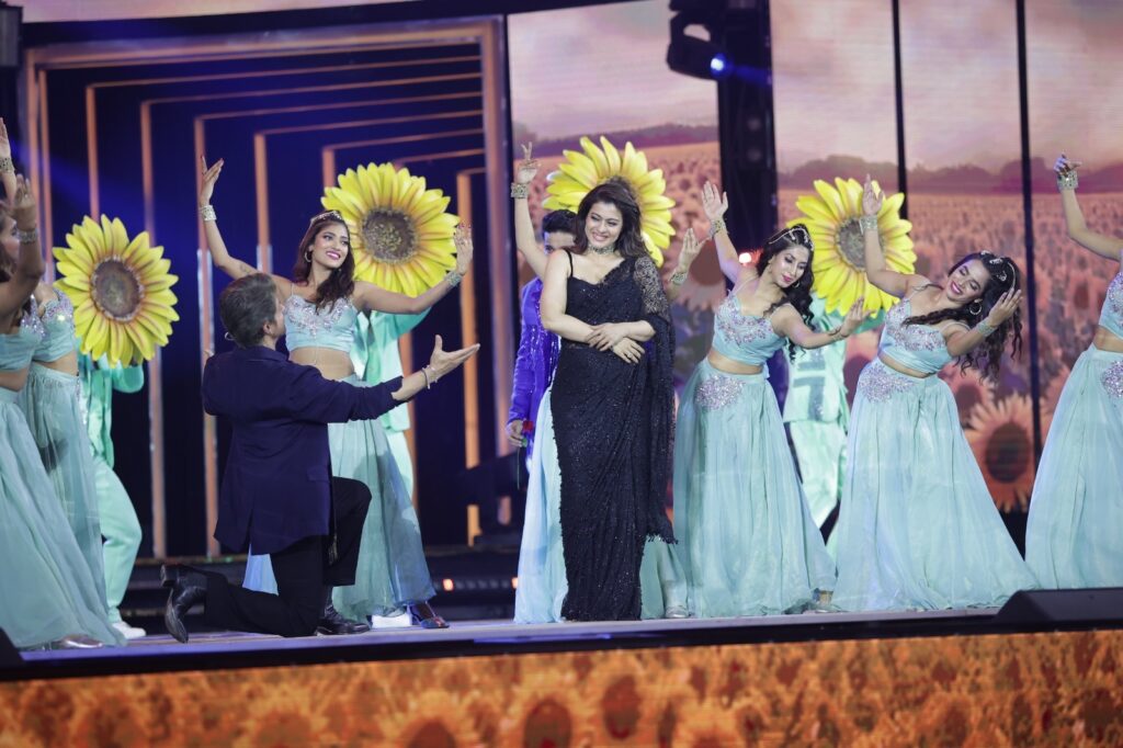 અમદાવાદમાં યોજાયો 70મો ફિલ્મ ફેર એવોર્ડ, 'લાપતા લેડી' ફિલ્મે મારી બાજી, એક સાથે આટલા એવોર્ડ મળ્યાં 7 WhatsApp Image 2025 10 14 at 03.00.32