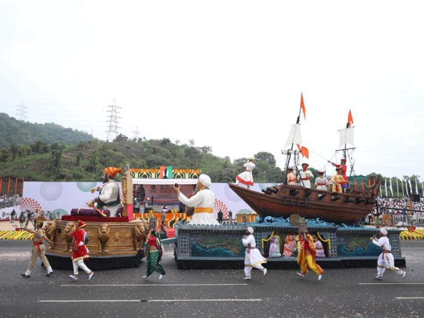 એકતા દિવસ નિમિતે પરેડ ગ્રાઉન્ડ ખાતે અષ્ટતત્વ એકત્વની ભાવનાને ઉજાગર કરતી 10 ઝાંખીઓ રજૂ કરાઈ 1 ektanagar