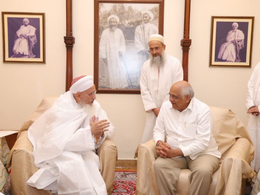 CM ભૂપેન્દ્ર પટેલે દાઉદી વ્હોરા સમાજ ધર્મગુરુ સૈયદના મુફદ્દલ સૈફુદ્દીન સાહેબની મુલાકાત લીધી 1 cm patel