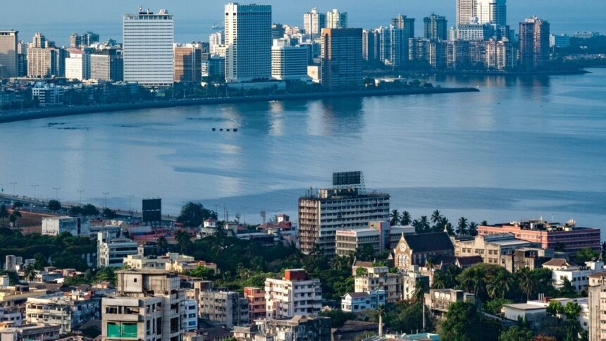 મુંબઈ : મરાઠી અસ્મિતાના 25 વર્ષ — સત્તાની સિદ્ધિ કે સ્વપ્નોની રાજનીતિ? 1 Mumbai