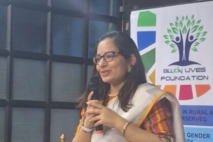 Billion Lives Foundation organizes musical karaoke evening 7